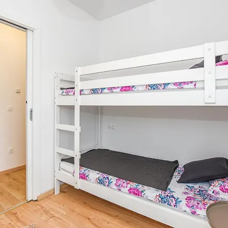 Lavanda Apartment Mandre