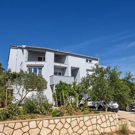 Lavanda Apartment Mandre