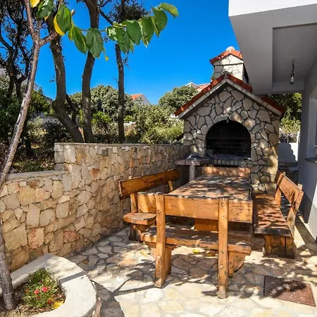 Lavanda Apartment Mandre