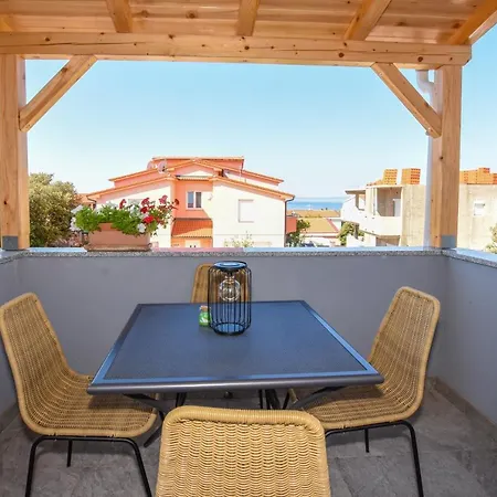 Lavanda Apartment Mandre